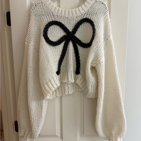 Lane 201 Sweaters - Cozy White Sweater with Black Bow